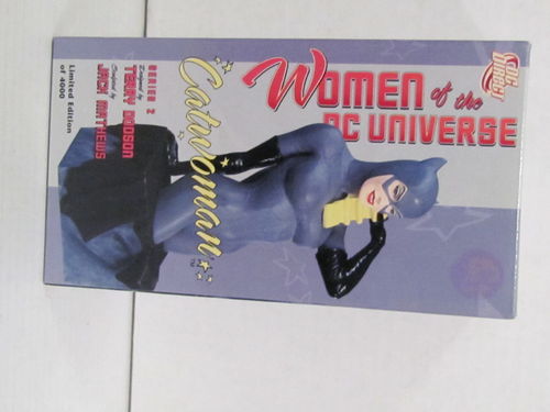 DC Direct Women of the DC Universe Series 2 Bust CATWOMAN