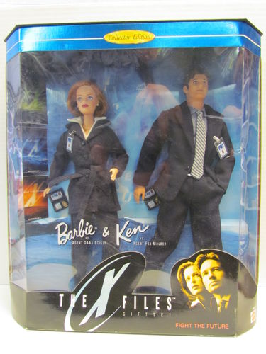 Barbie & Ken The X-Files Gift Set MULDER & SCULLY (Unopened, box was wear)