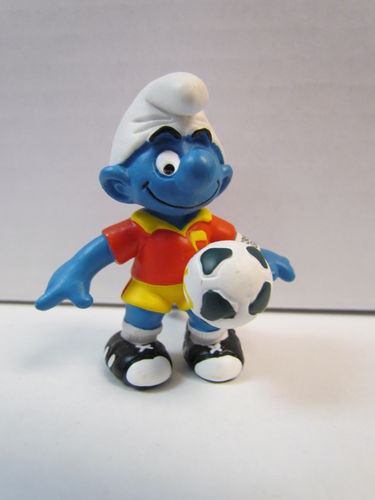 Schleich Soccer SMURF Mini PVC Figure (with Ball)